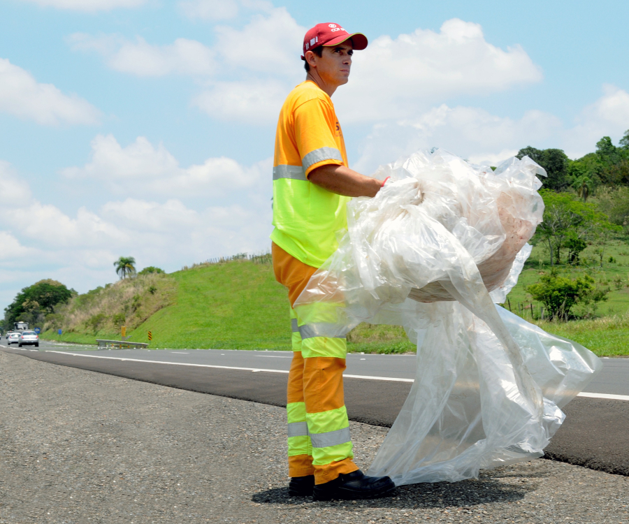 CCR ViaOeste reforça campanha de conscientização sobre o descarte irregular de lixo nas rodovias